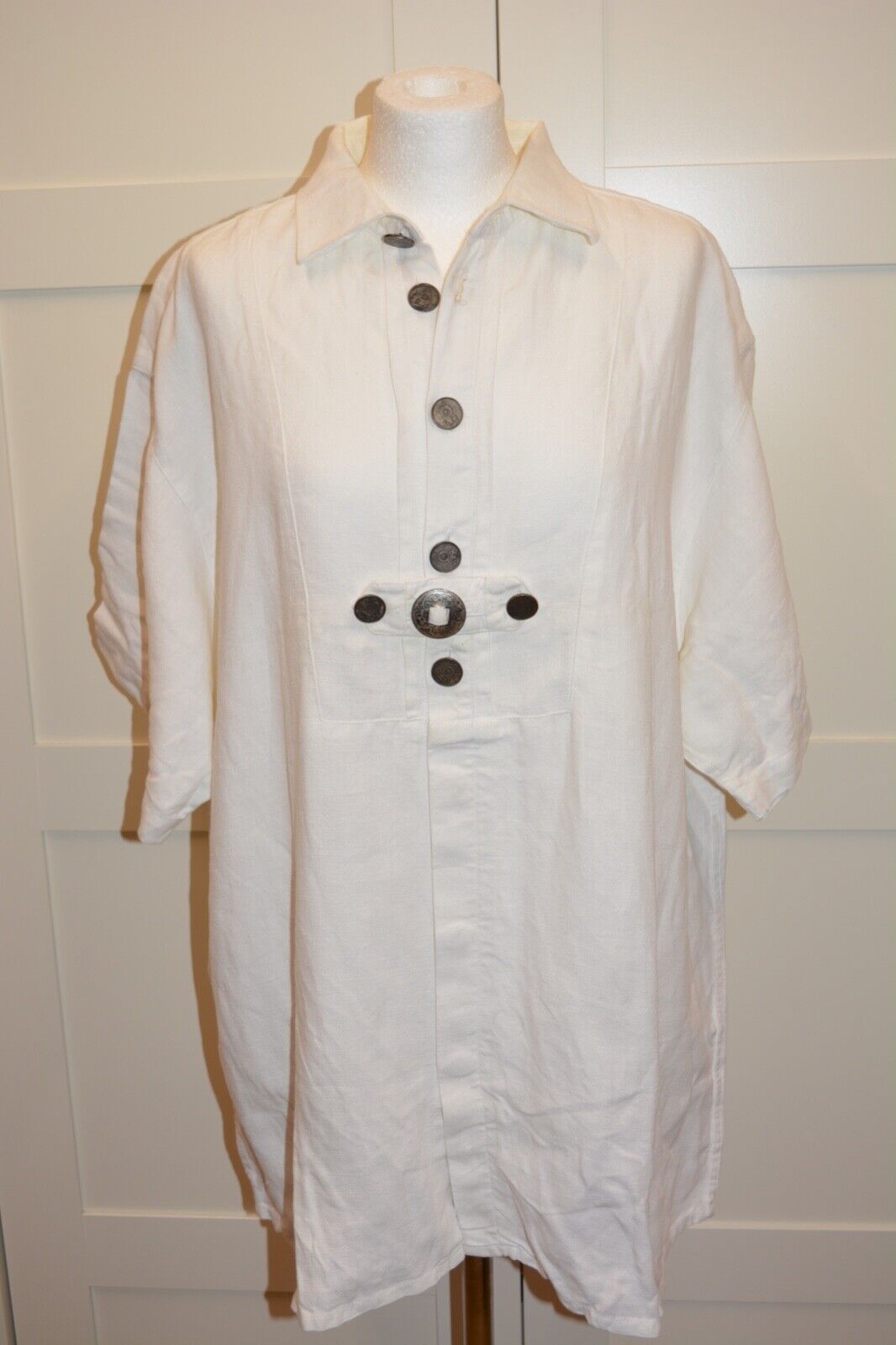 White Linen Oktoberfest Shirt Bavarian Embroidered Shirt   Size Xl
